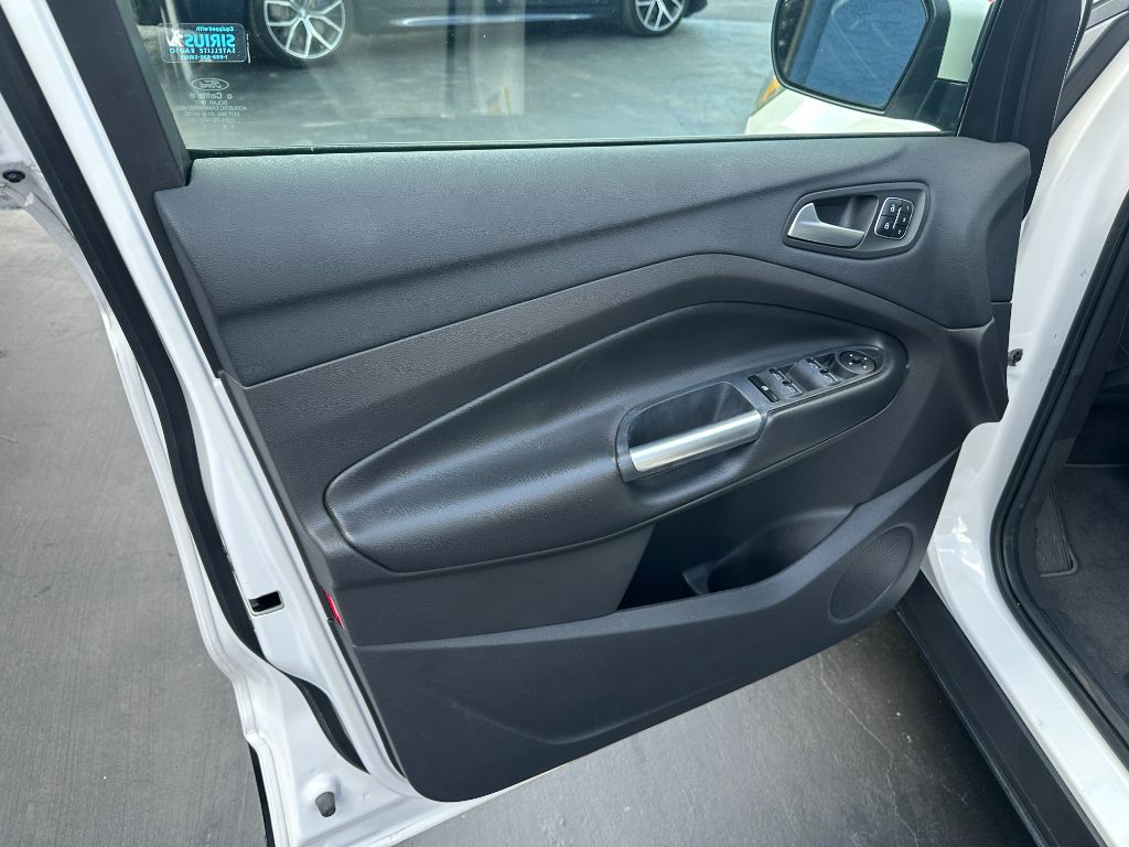 2017 Ford Escape Titanium - Photo 17