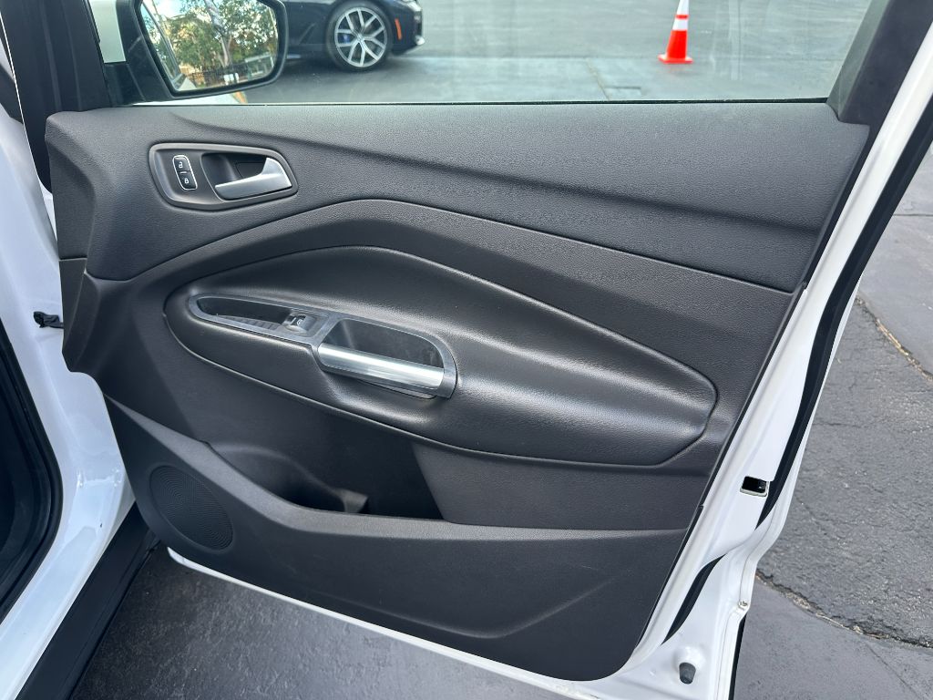 2017 Ford Escape Titanium - Photo 18