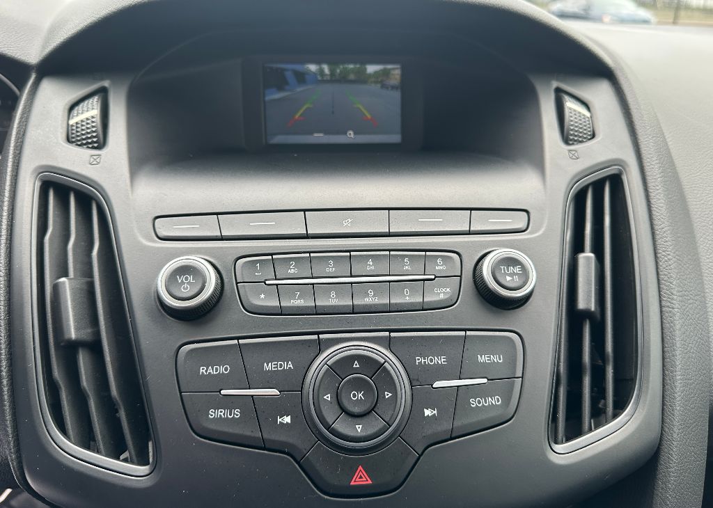 2018 Ford Focus SE - Photo 9