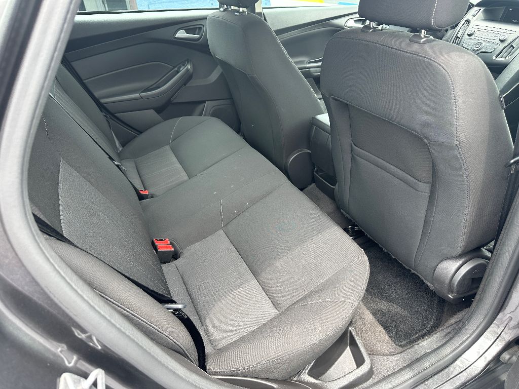 2018 Ford Focus SE - Photo 14