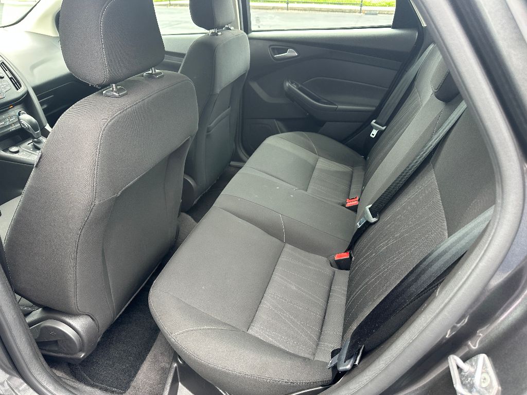 2018 Ford Focus SE - Photo 12