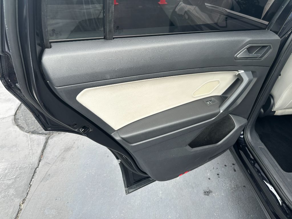 2020 Volkswagen Tiguan SE - Photo 18