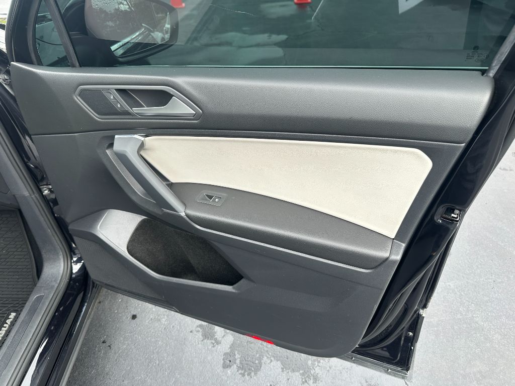 2020 Volkswagen Tiguan SE - Photo 17