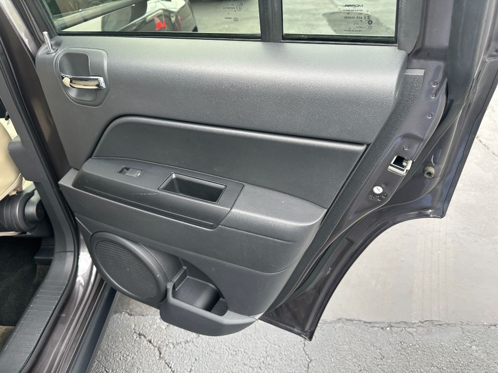 2016 Jeep Compass 75th Anniversary Edition - Photo 18