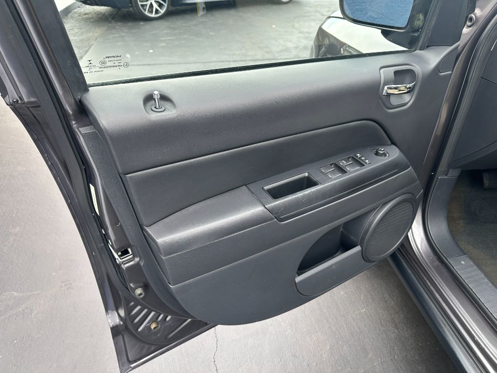 2016 Jeep Compass 75th Anniversary Edition - Photo 15