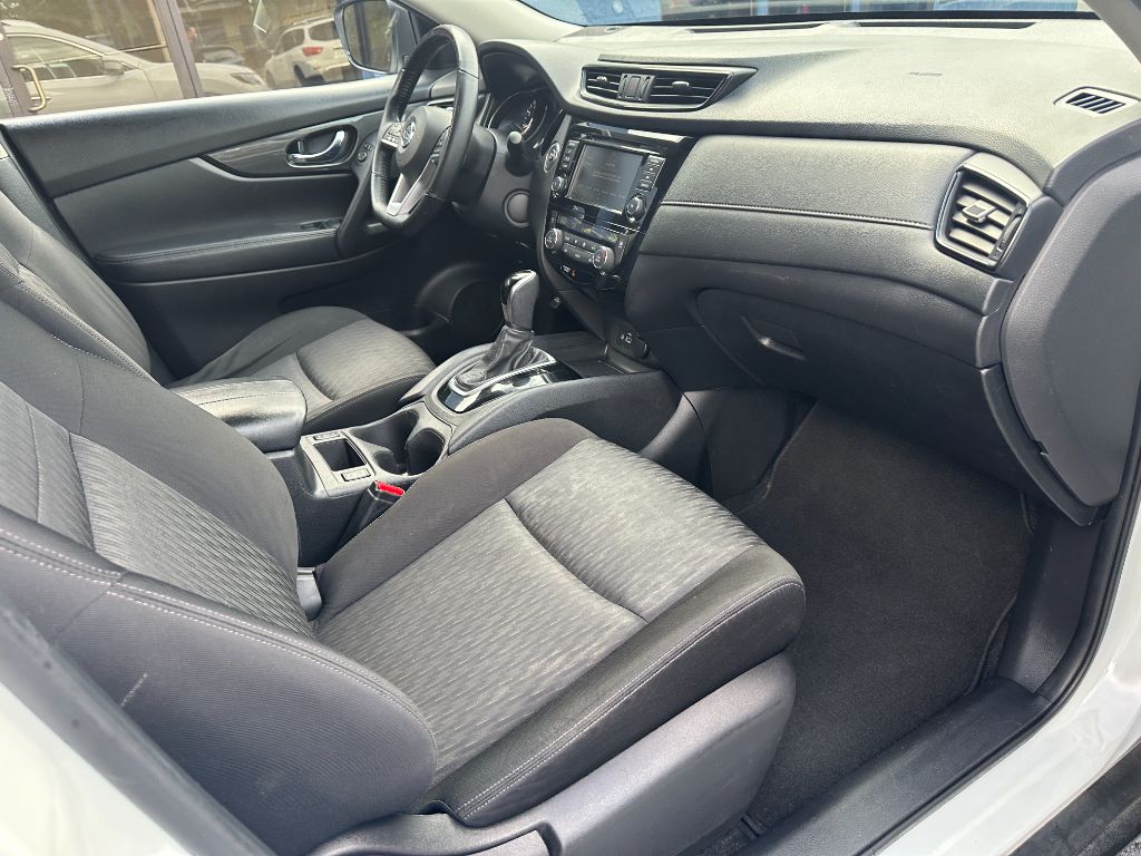 2020 Nissan Rogue SV - Photo 15