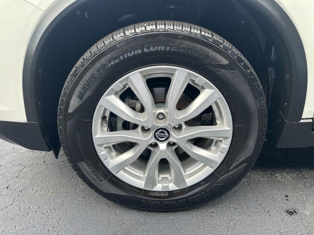 2020 Nissan Rogue SV - Photo 23
