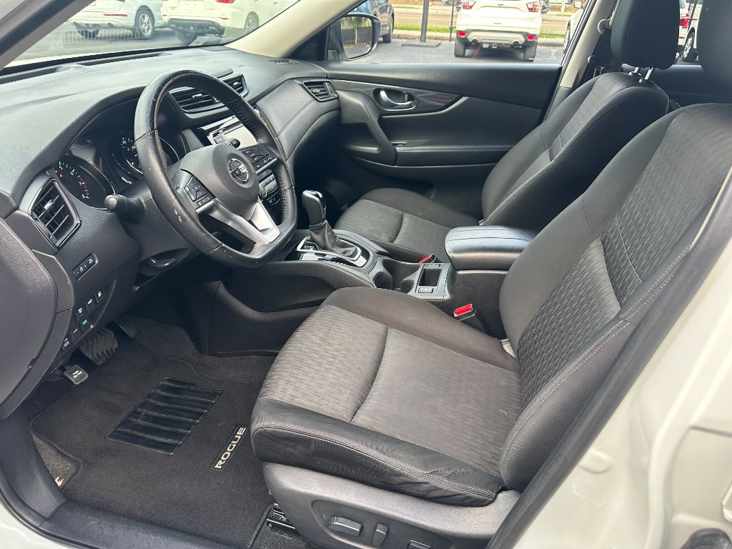 2020 Nissan Rogue SV - Photo 11