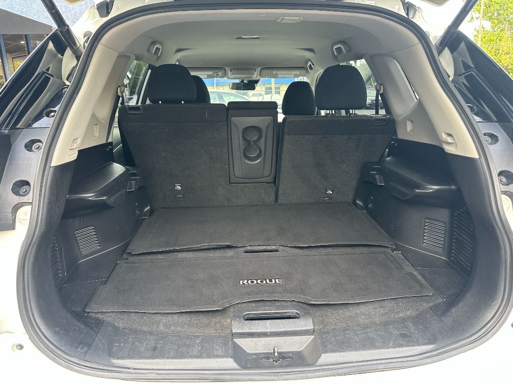 2020 Nissan Rogue SV - Photo 20