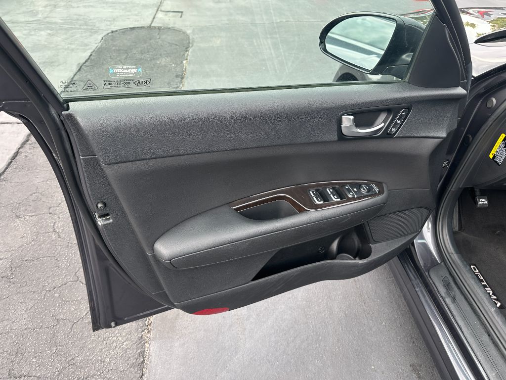 2017 Kia Optima EX - Photo 16