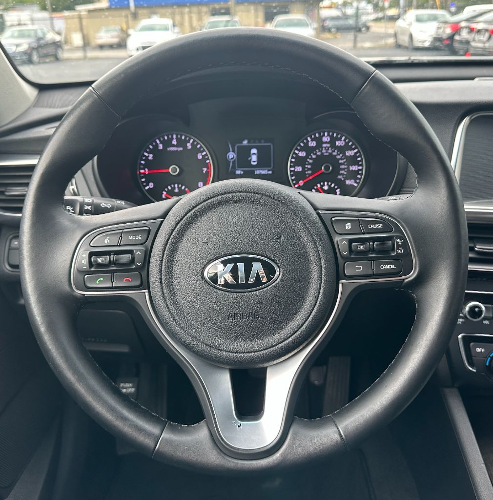 2017 Kia Optima EX - Photo 8